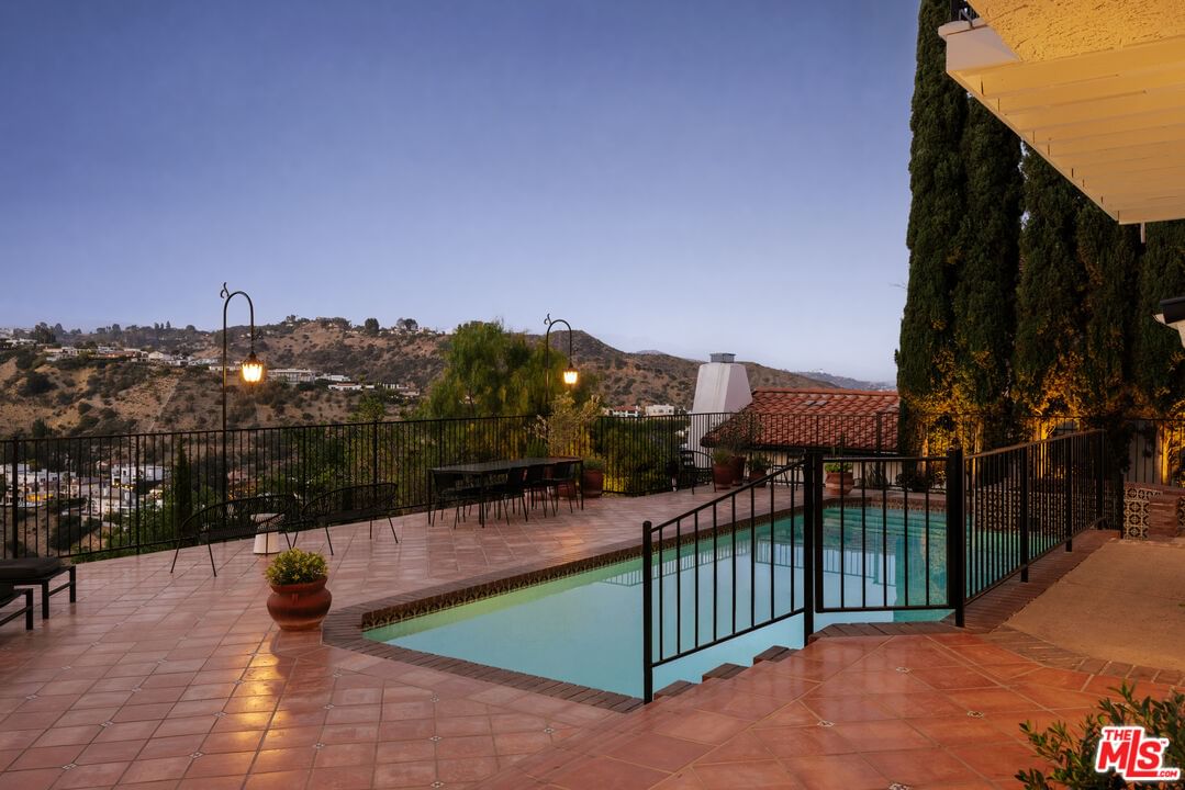 Crescent Heights photo 23