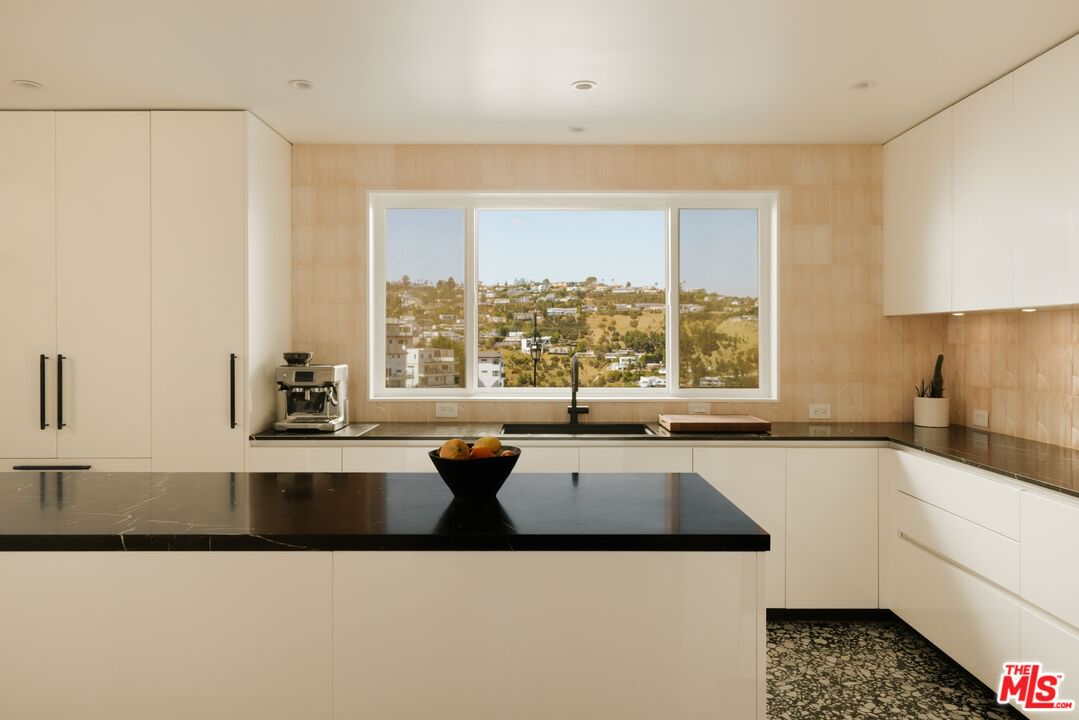 Crescent Heights photo 3