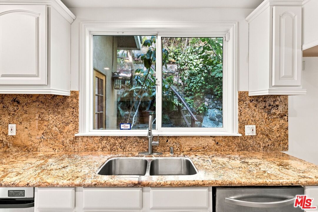 Beverly Glen photo 18