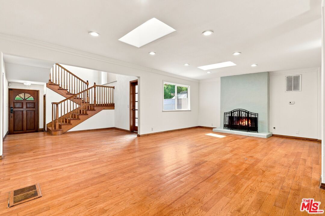 Beverly Glen photo 20