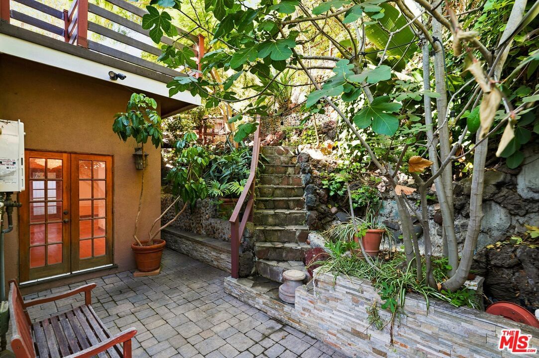 Beverly Glen photo 47