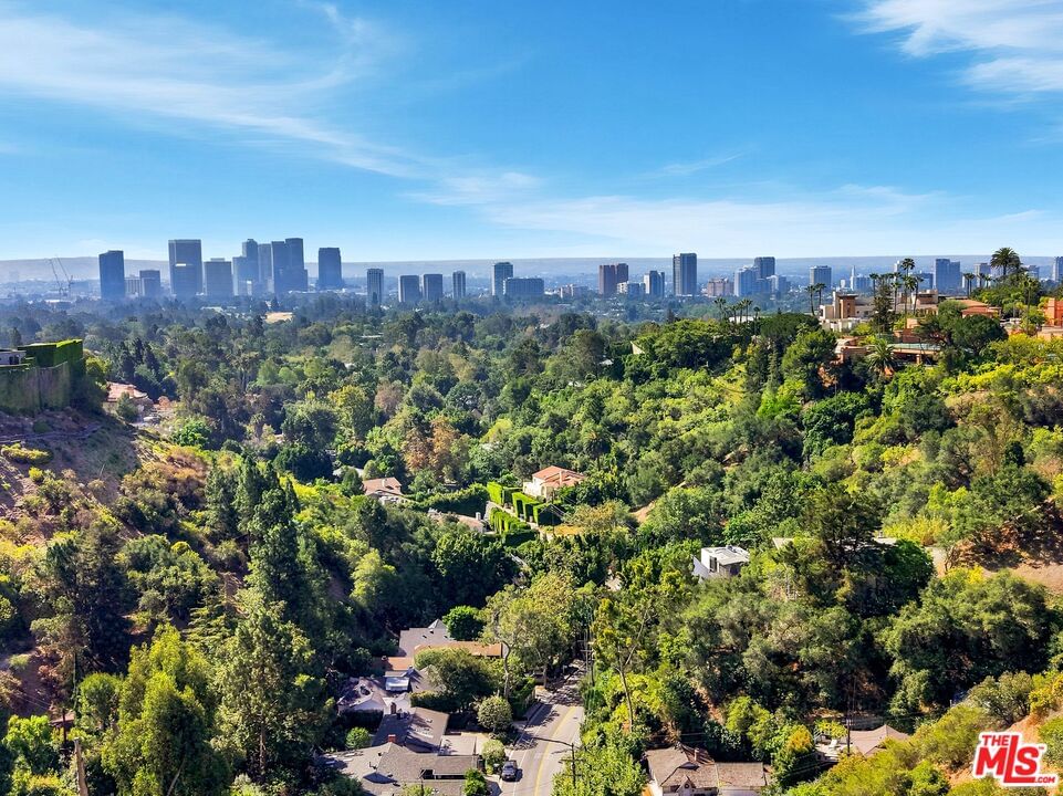 Beverly Glen photo 54