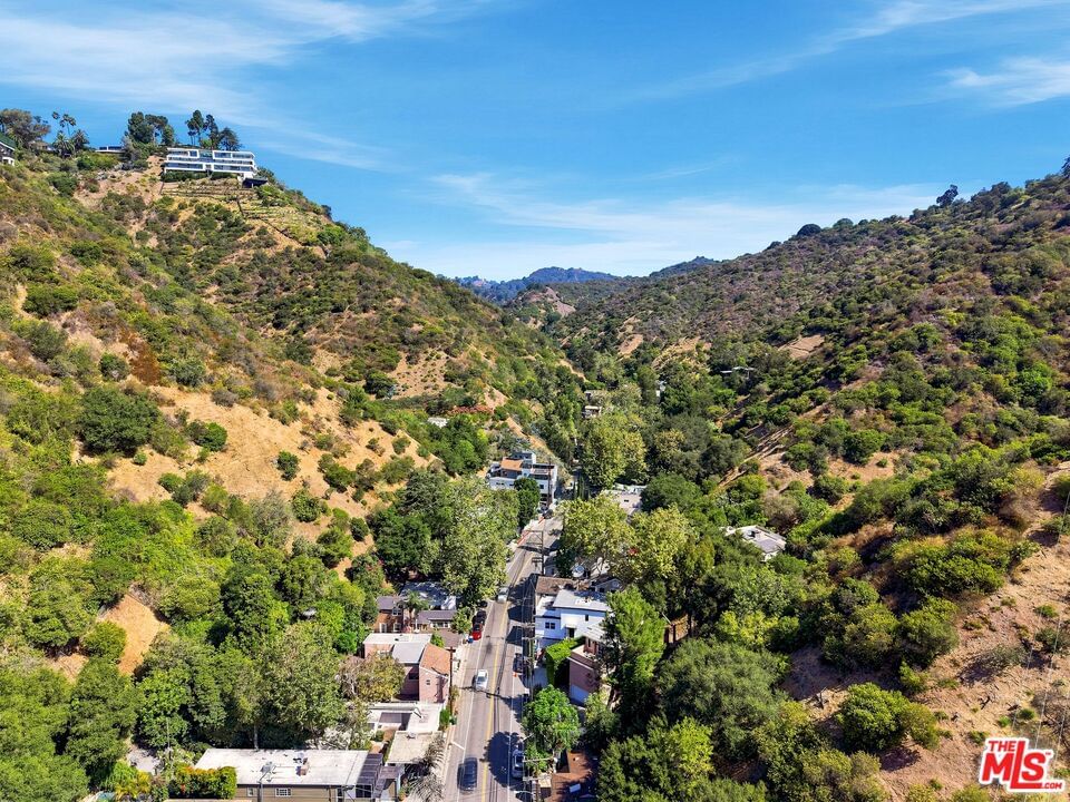 Beverly Glen photo 55