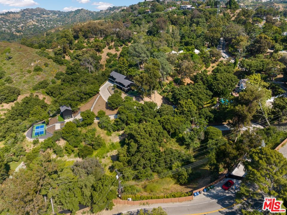 Coldwater Canyon photo 19