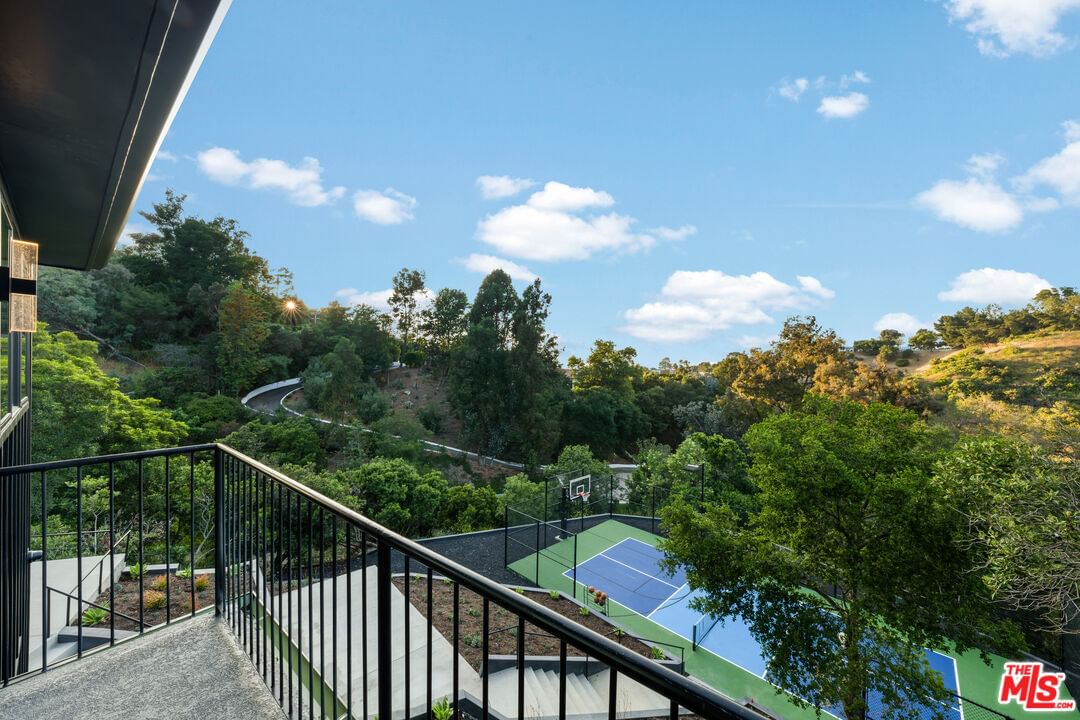 Coldwater Canyon photo 63