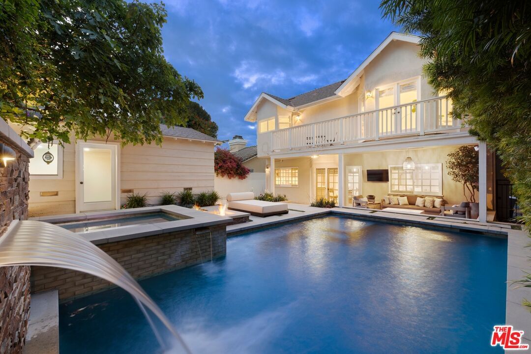 Tustin photo 1