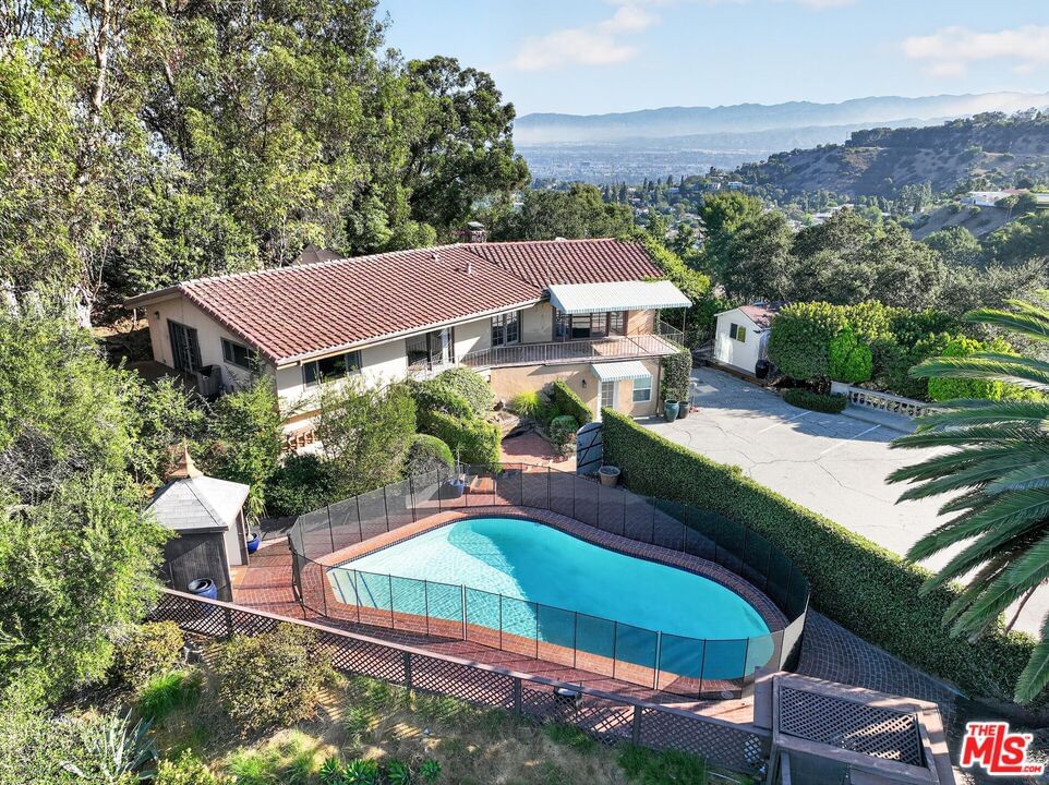 Mulholland photo 15
