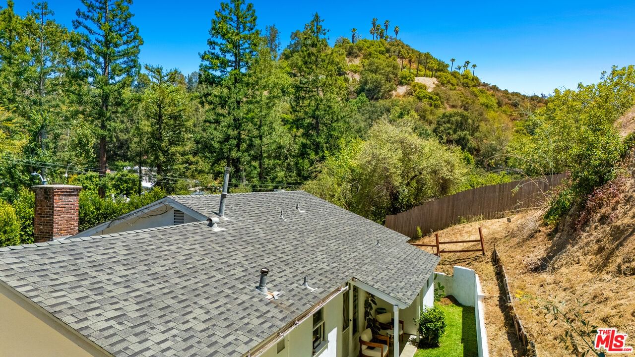 Benedict Canyon photo 33