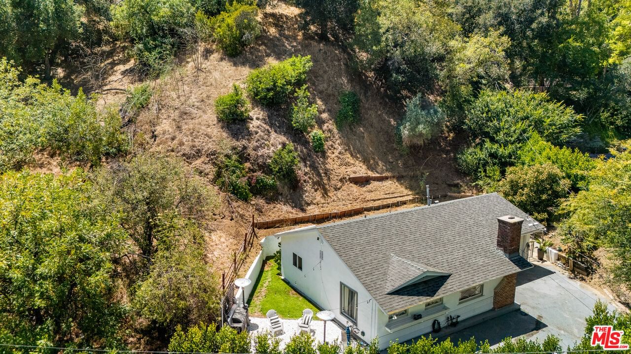 Benedict Canyon photo 36
