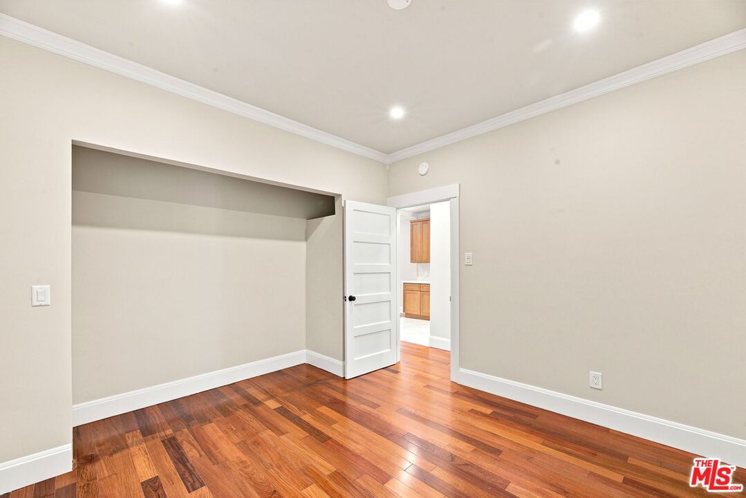 Huntley photo 20