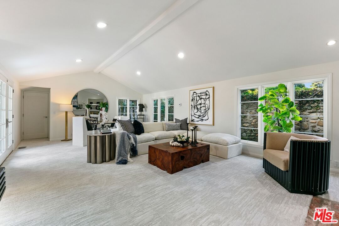 Malibu Colony photo 10