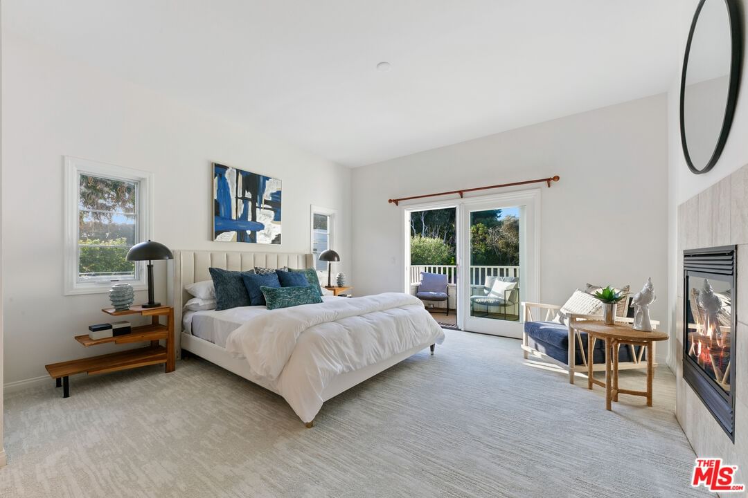 Malibu Colony photo 14