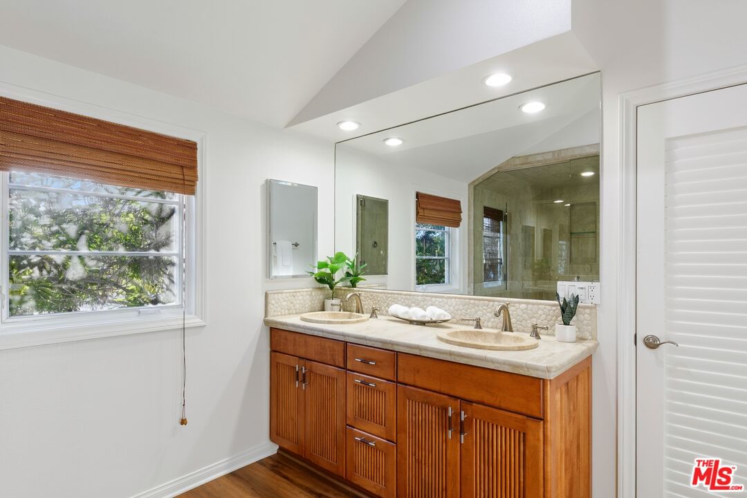 Malibu Colony photo 16