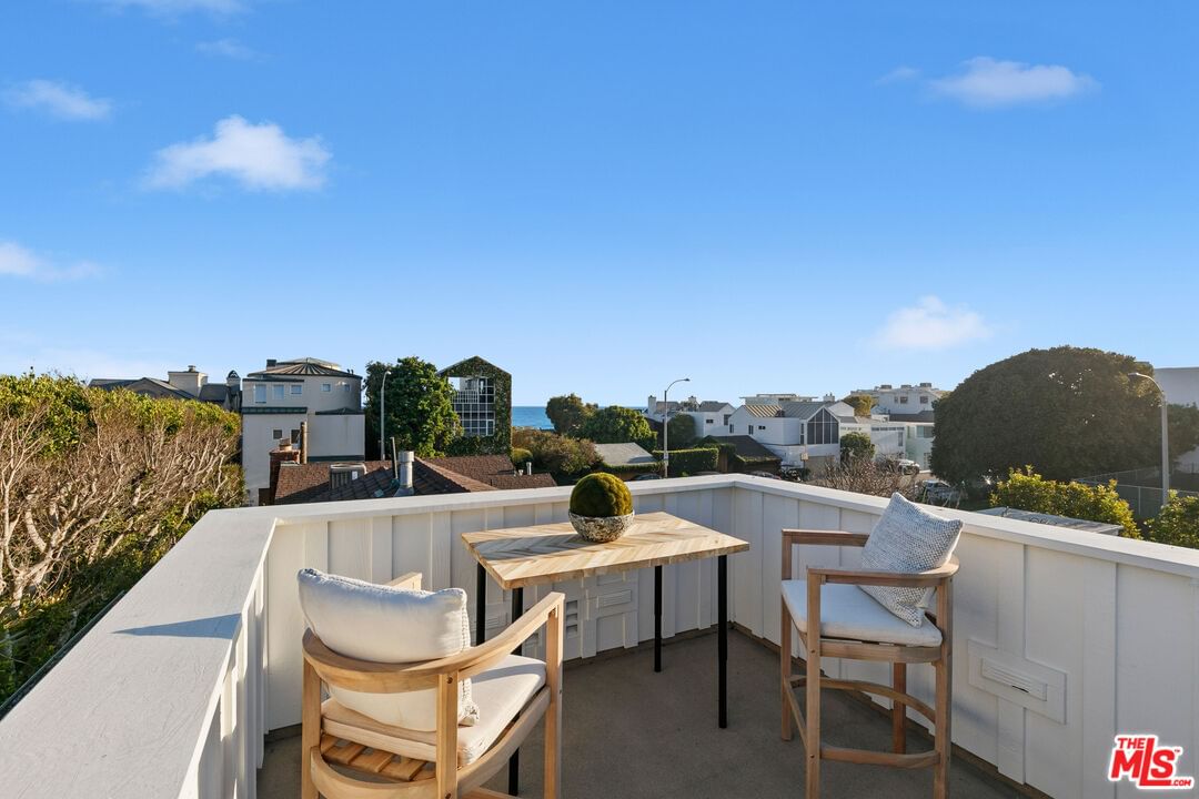 Malibu Colony photo 18