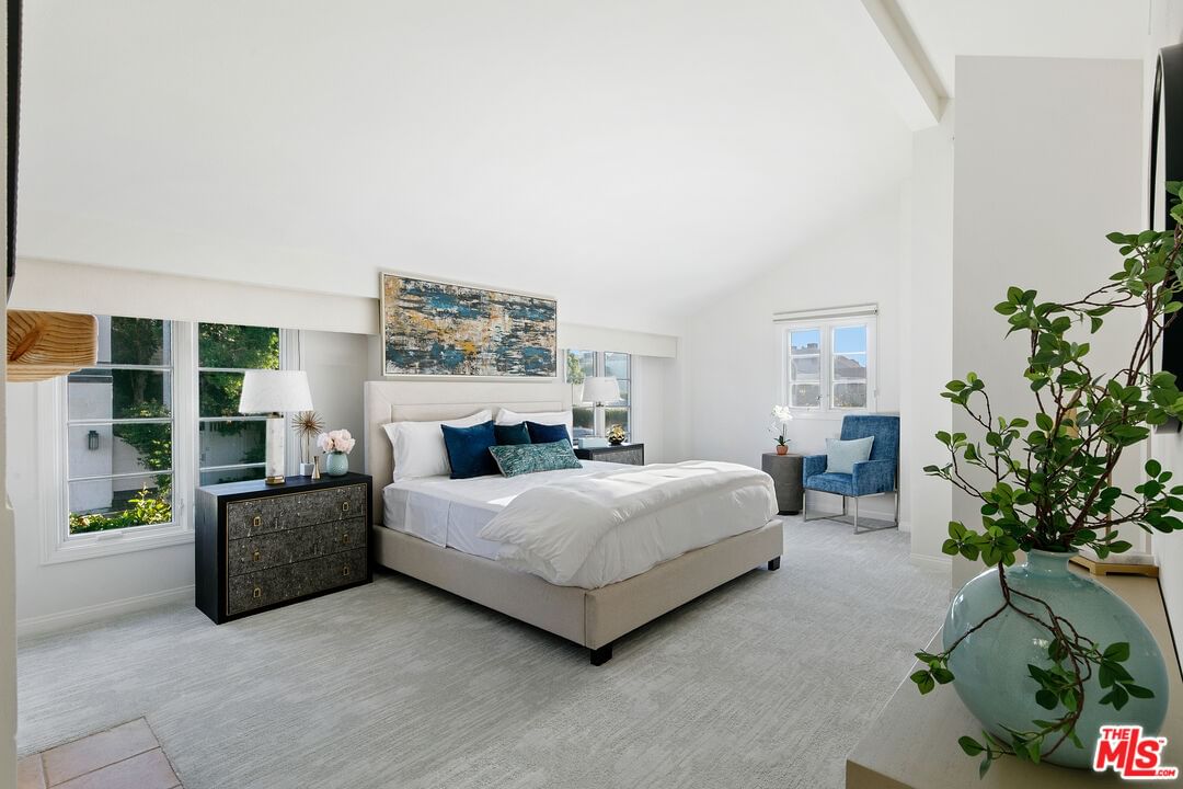 Malibu Colony photo 20