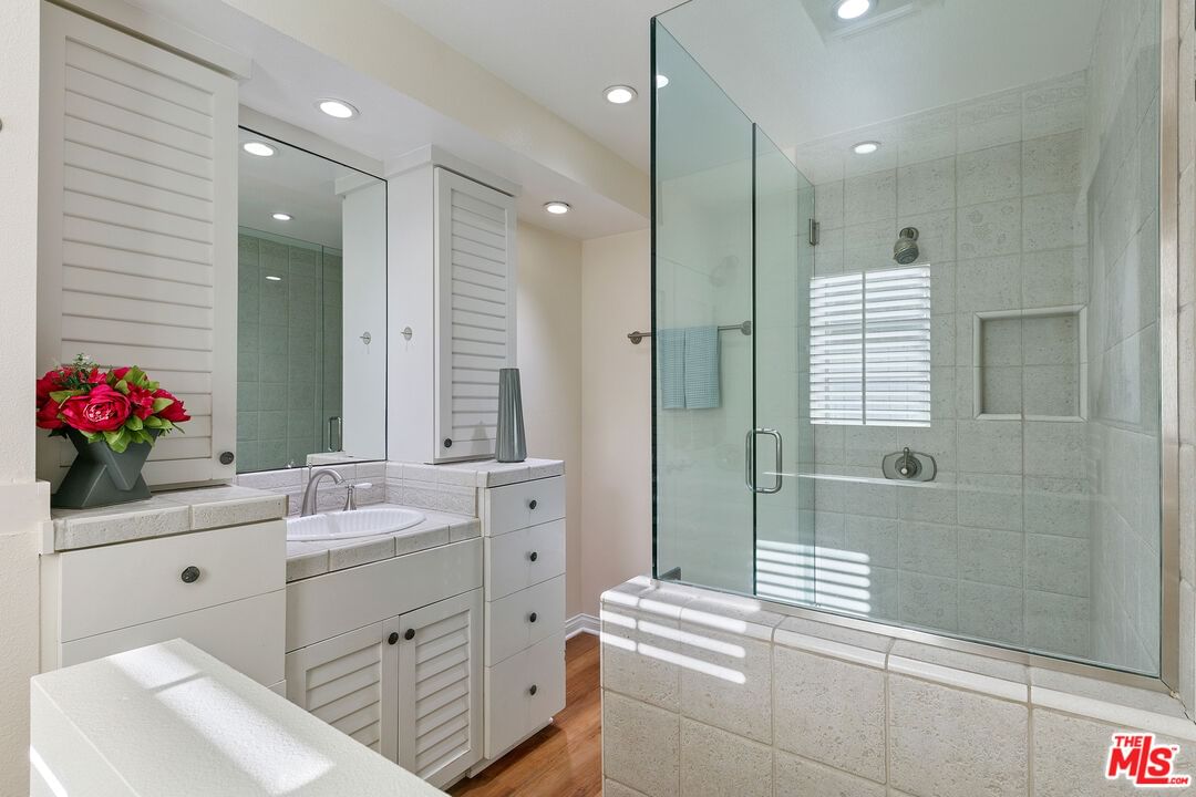 Malibu Colony photo 25