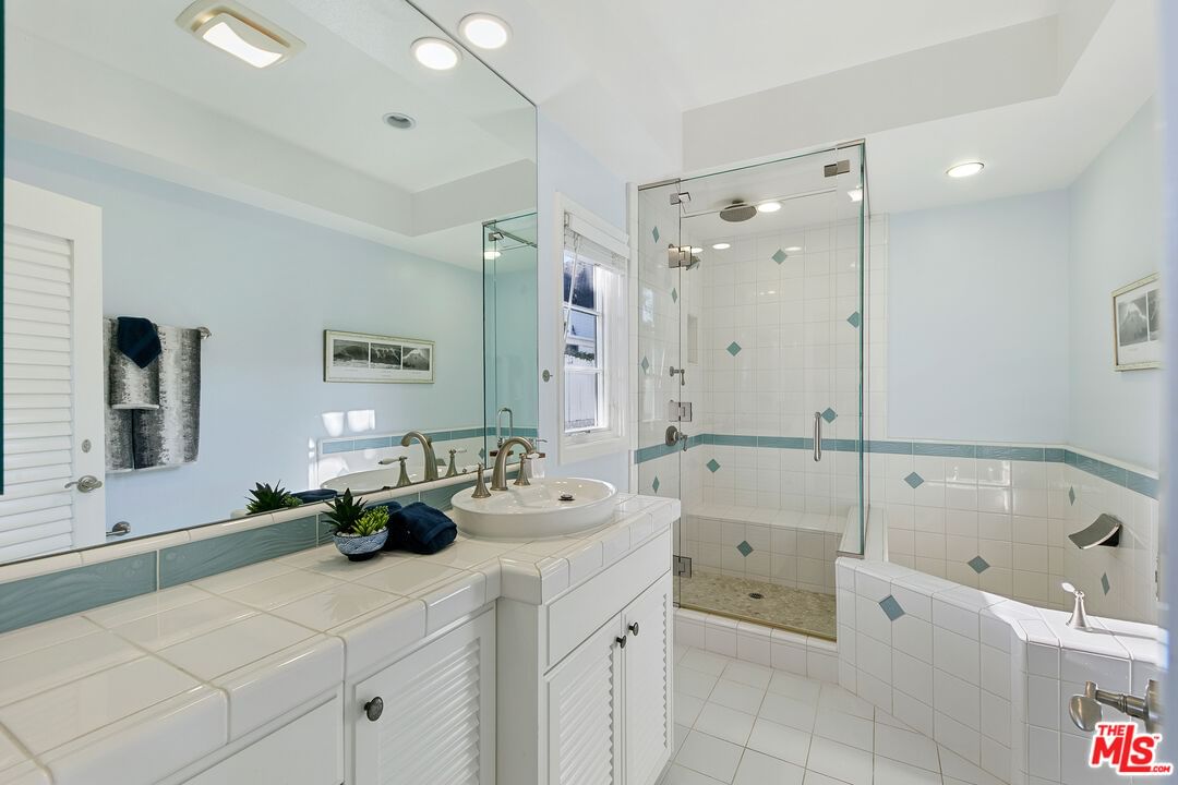 Malibu Colony photo 28