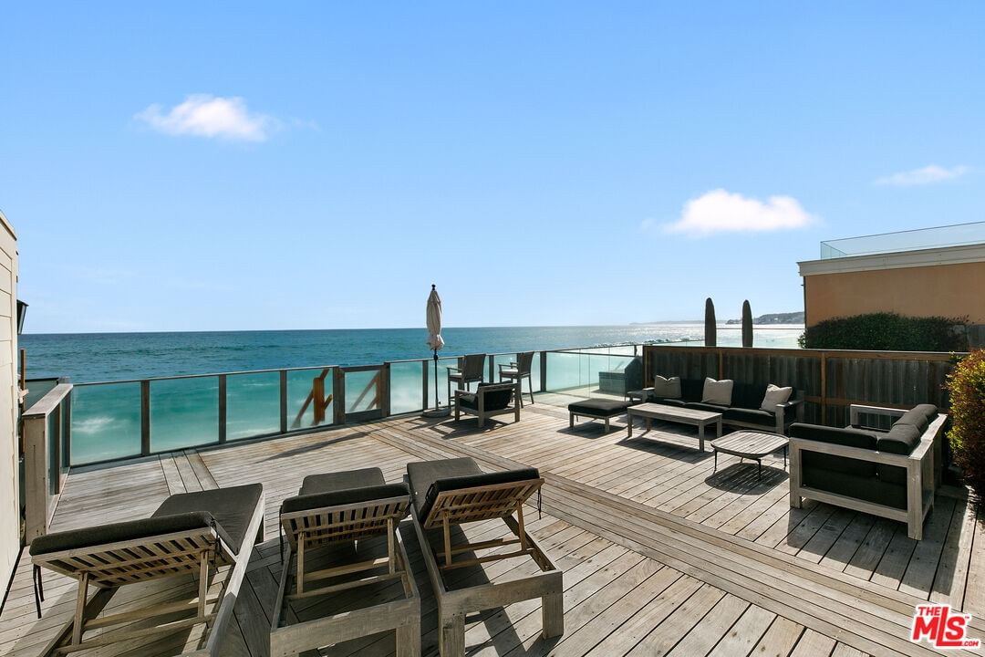 Malibu Colony photo 30