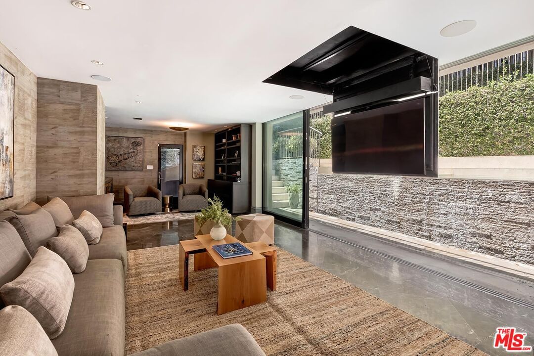 Knoll photo 12
