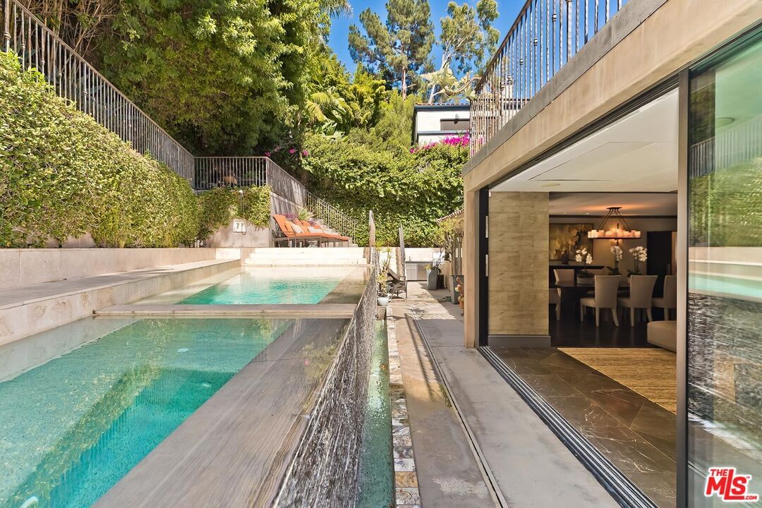 Knoll photo 45