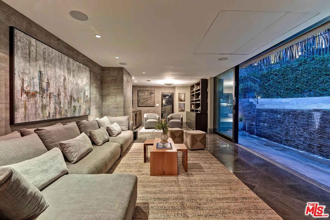 Knoll photo 57