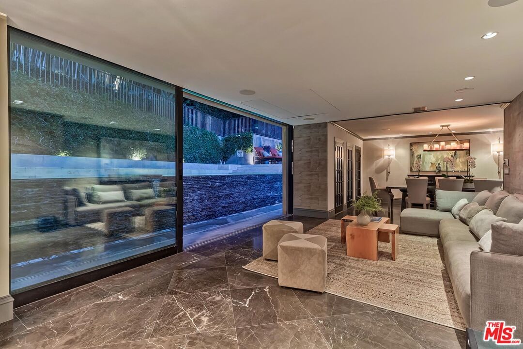 Knoll photo 59