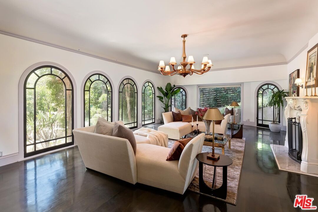 Knoll photo 6