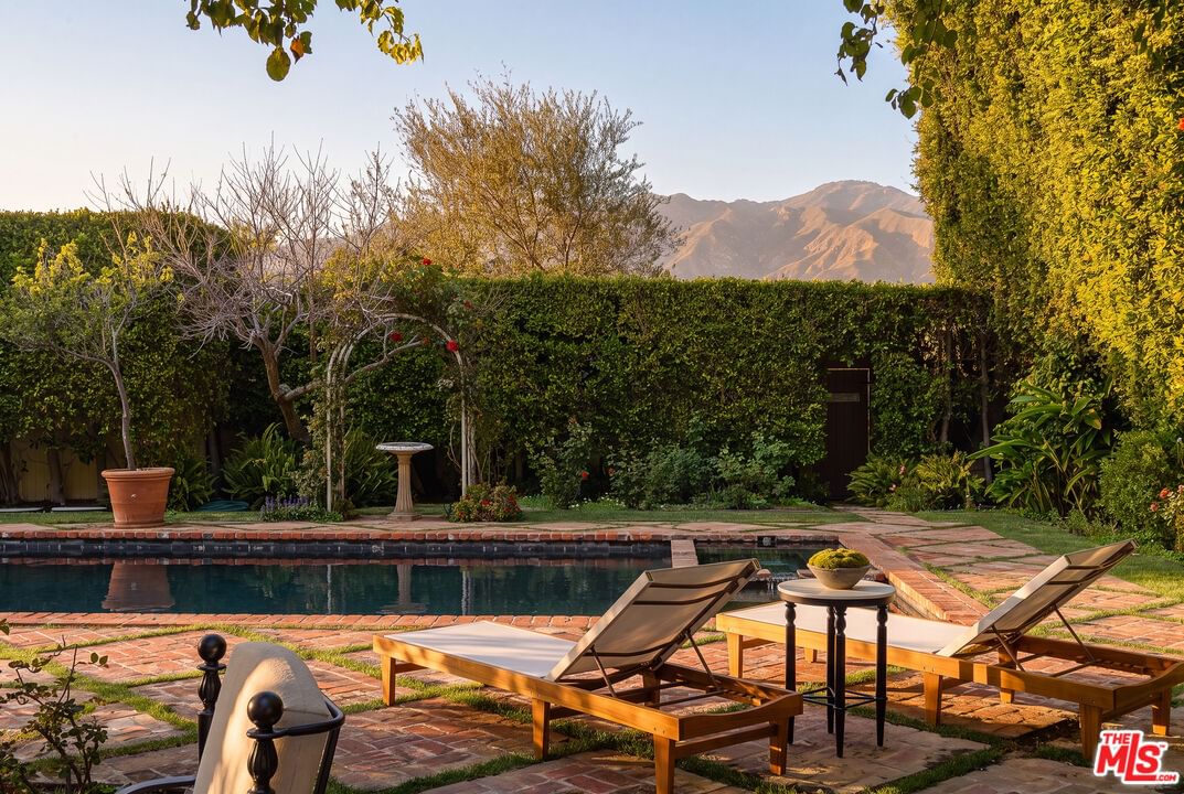 Malibu Colony photo 36