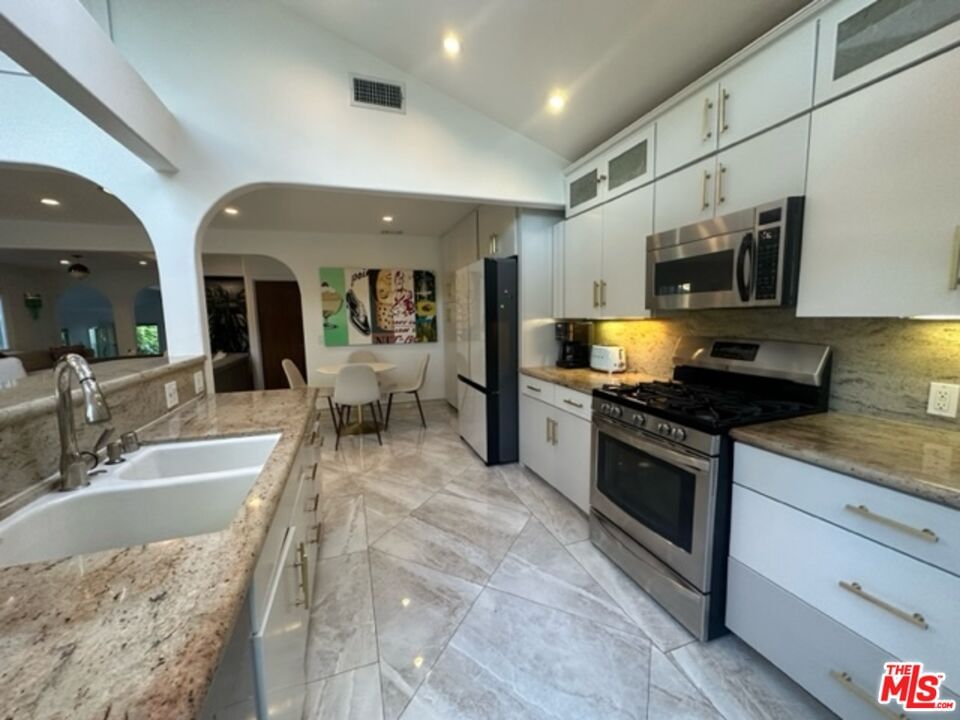 Sunridge photo 30