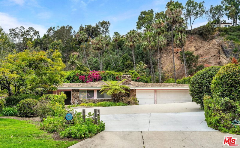 575 Channel Rd