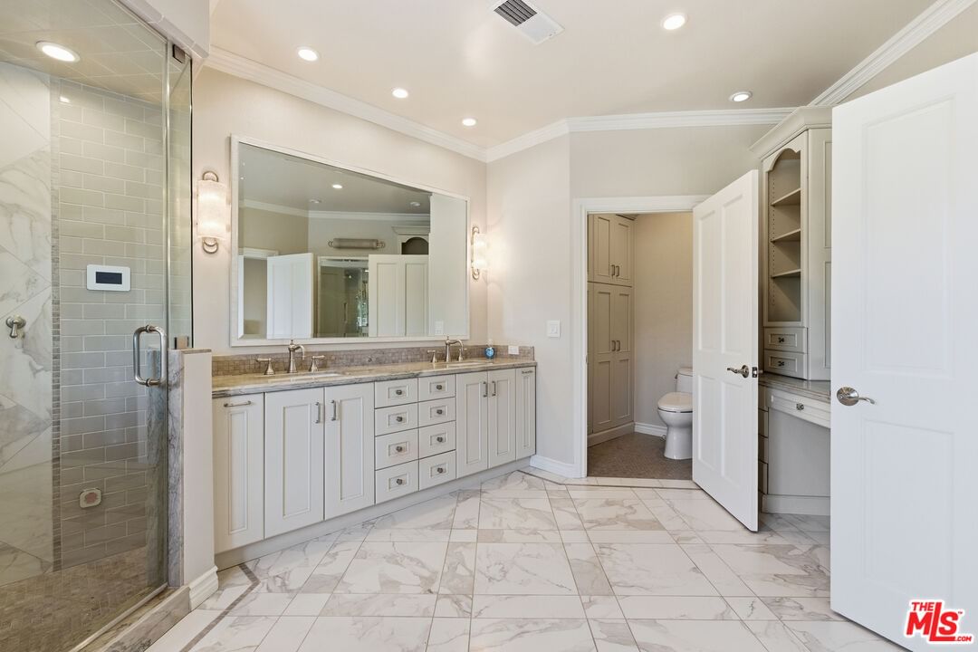 Crownridge photo 36