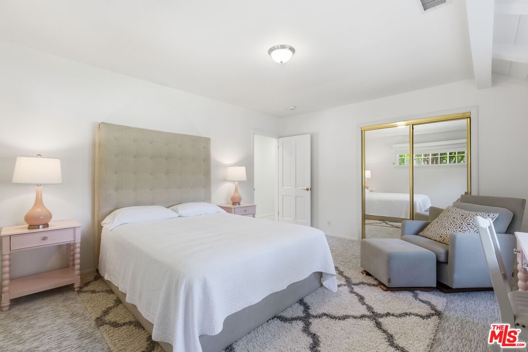 Crownridge photo 42
