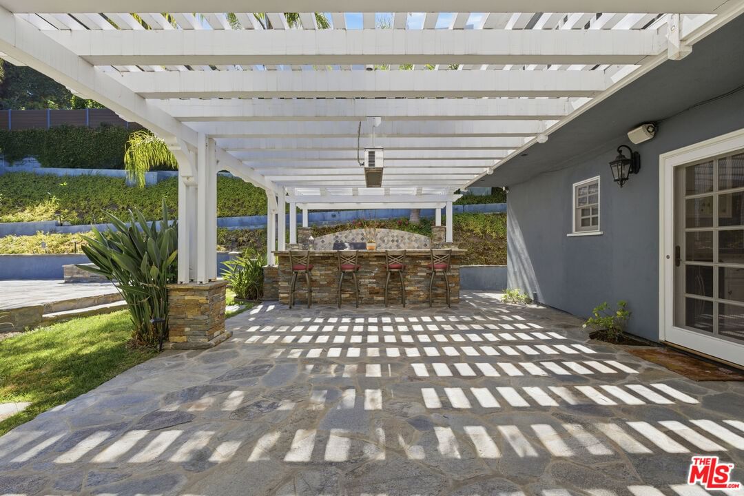 Crownridge photo 43