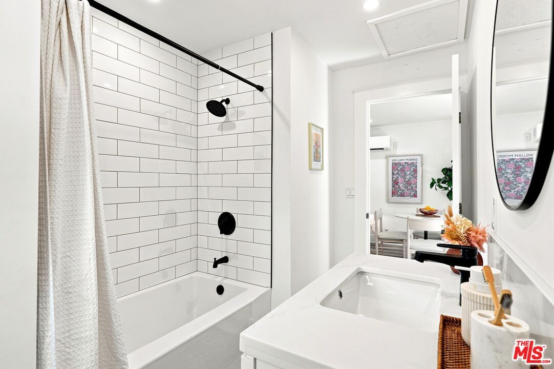 Avenue 57 photo 23