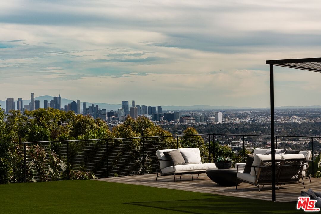 Crescent Heights photo 10