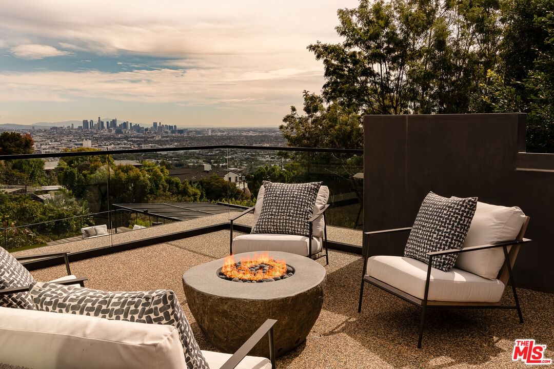 Crescent Heights photo 33