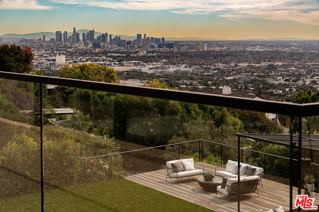 Crescent Heights photo 34