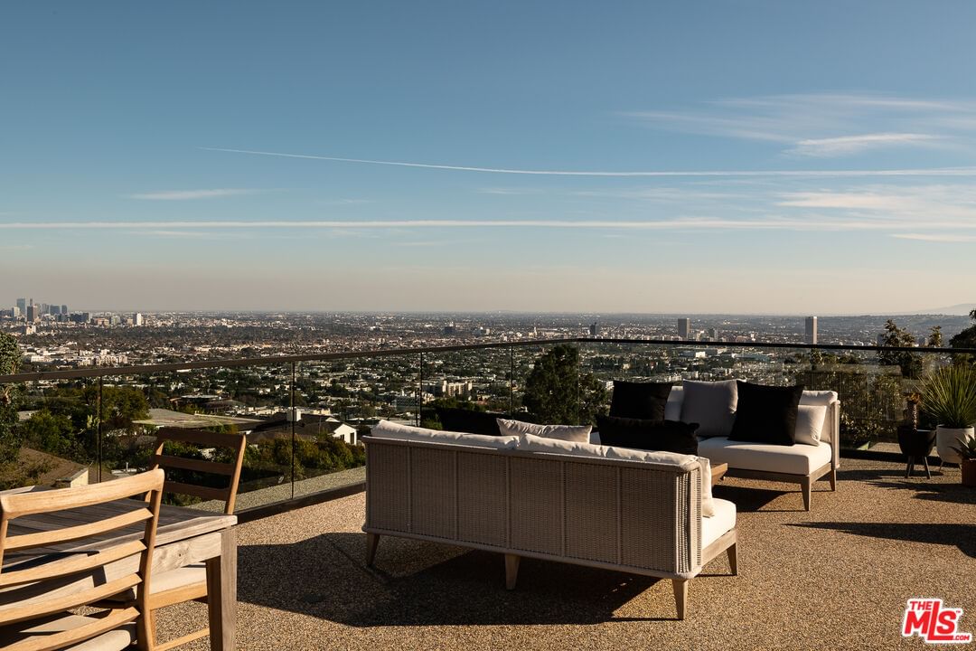 Crescent Heights photo 37