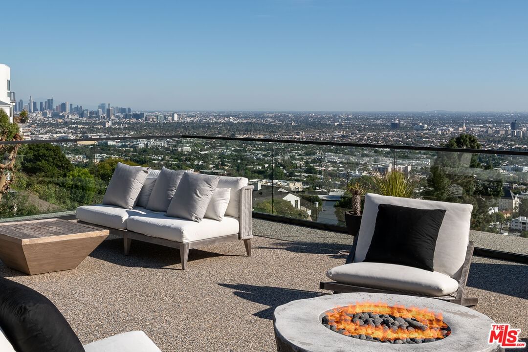 Crescent Heights photo 38