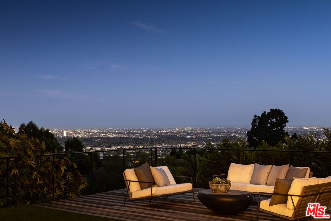 Crescent Heights photo 40