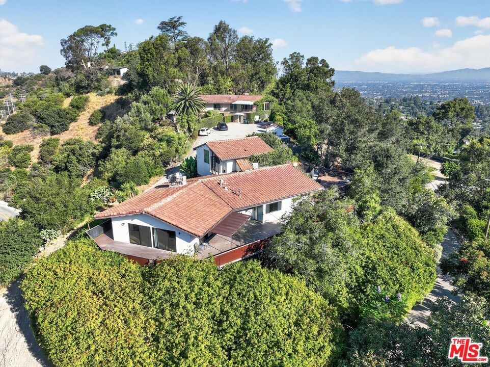 Mulholland photo 18
