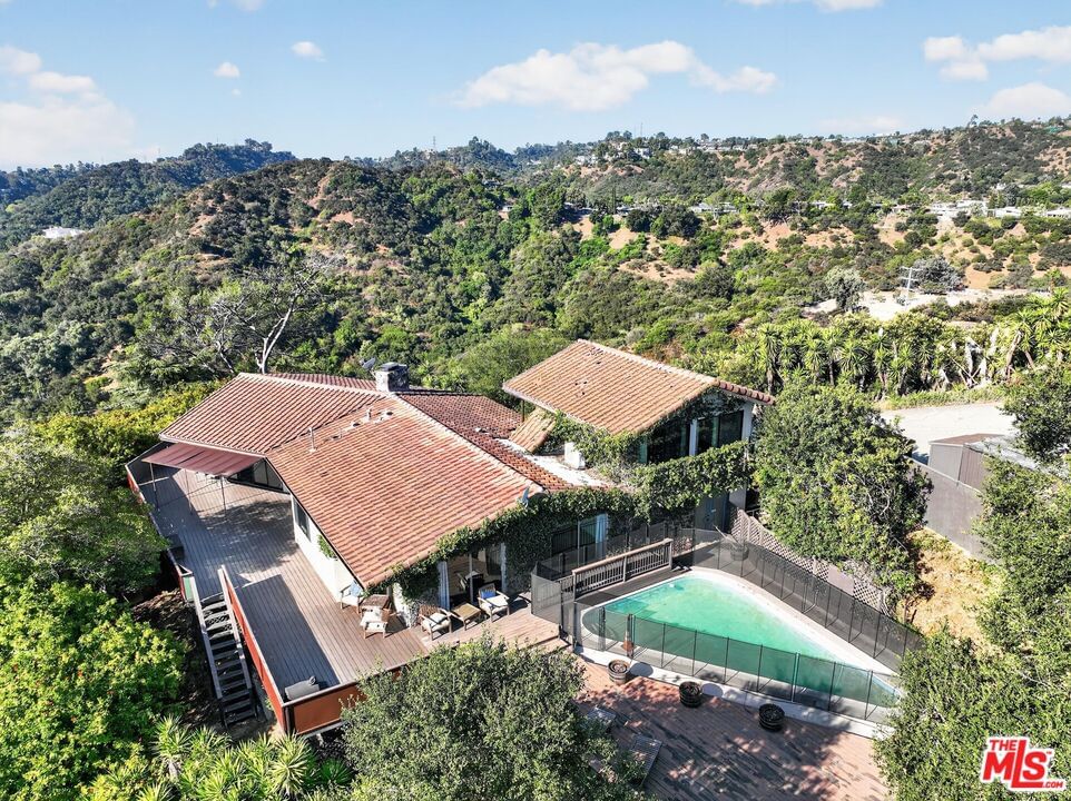 Mulholland photo 19