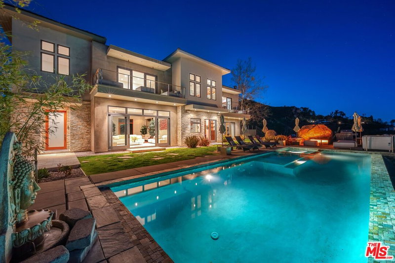 301 Loma Metisse Rd