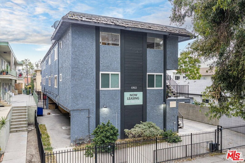 5912 Willoughby Ave