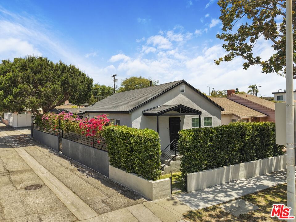 Sawtelle photo 1