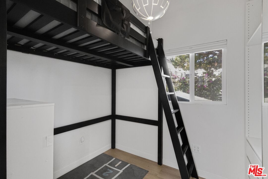 Sawtelle photo 19