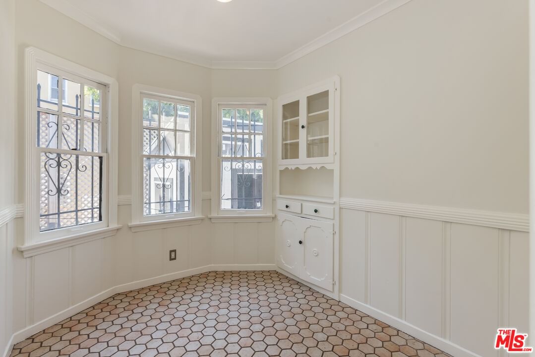 Crescent Heights photo 15