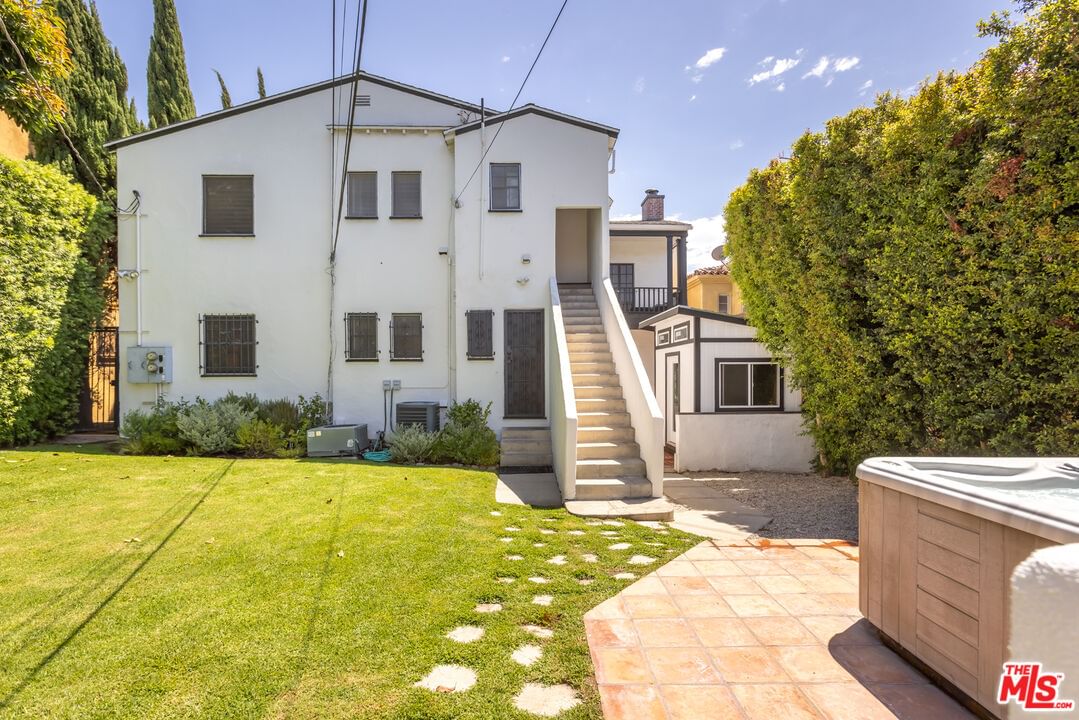 Crescent Heights photo 2