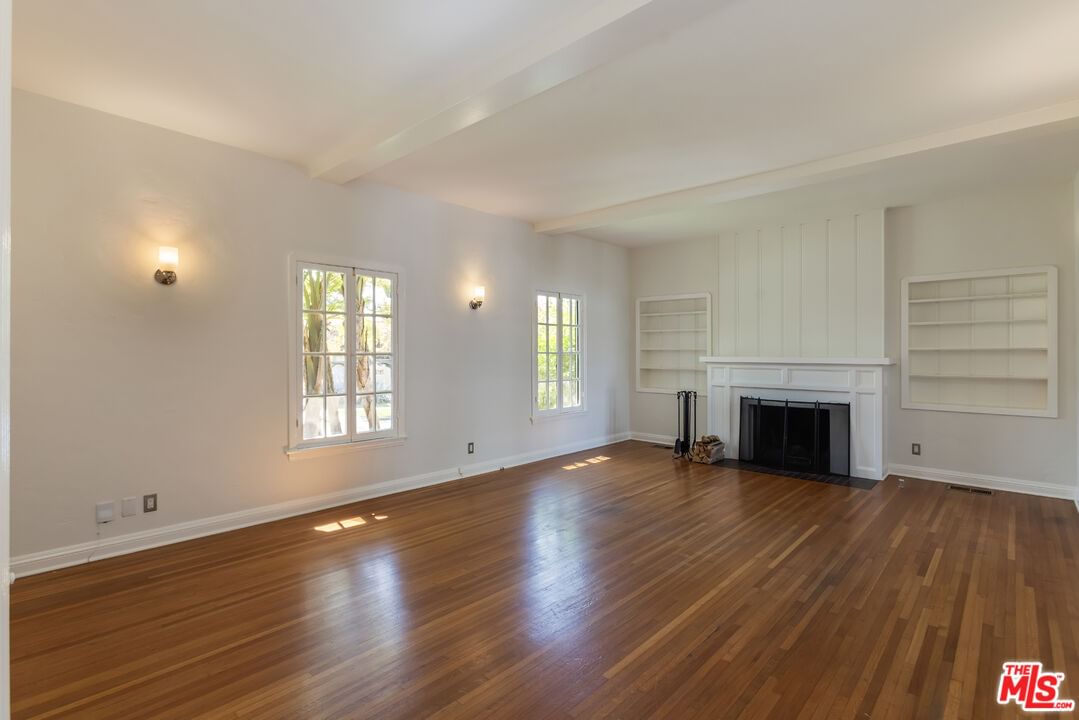 Crescent Heights photo 7