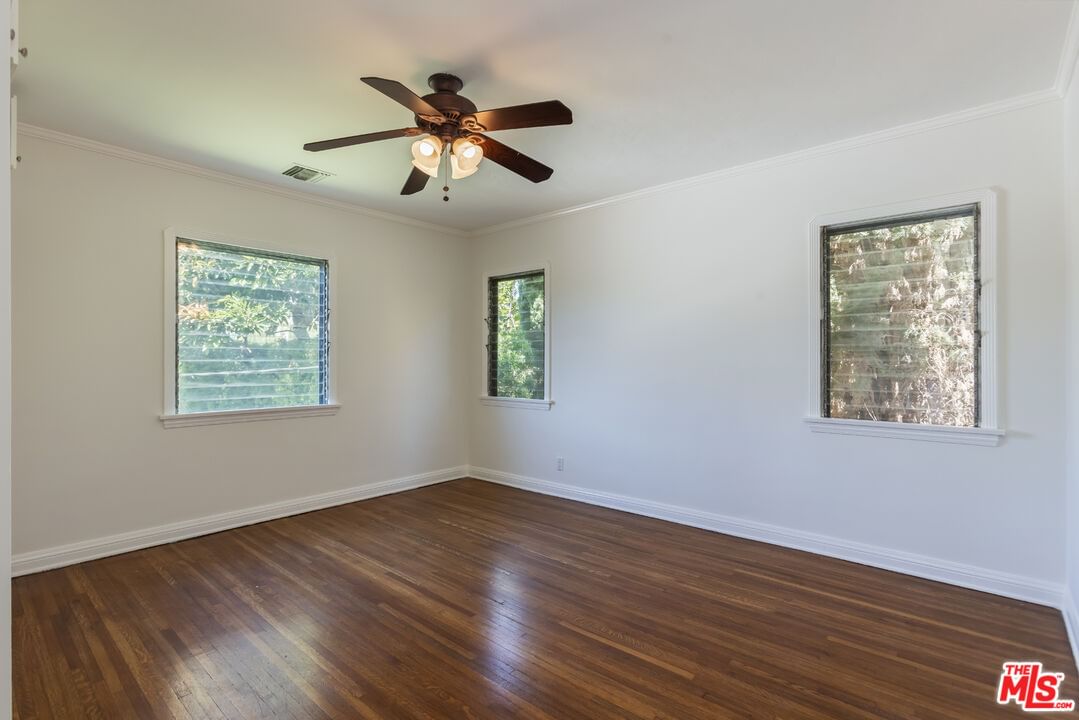 Crescent Heights photo 27